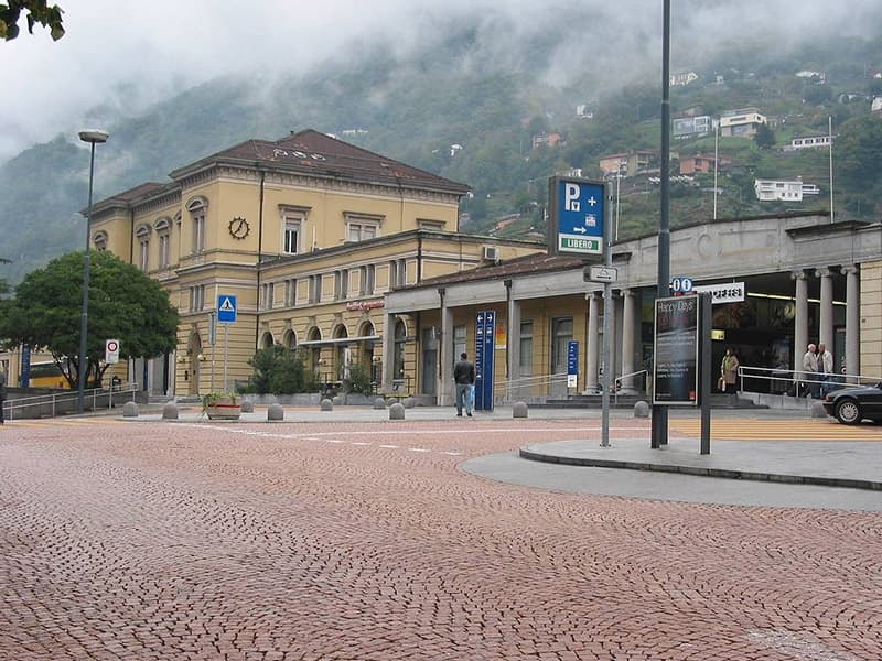 ベリンツォーナ駅