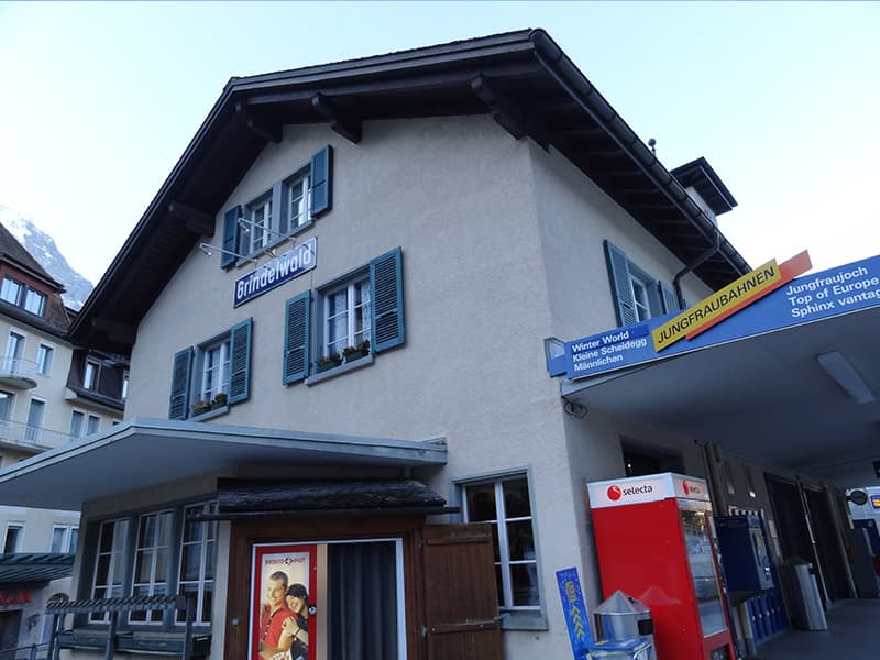 グリンデルワルト駅