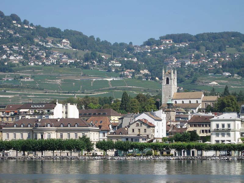 レマン湖からみたヴヴェイ