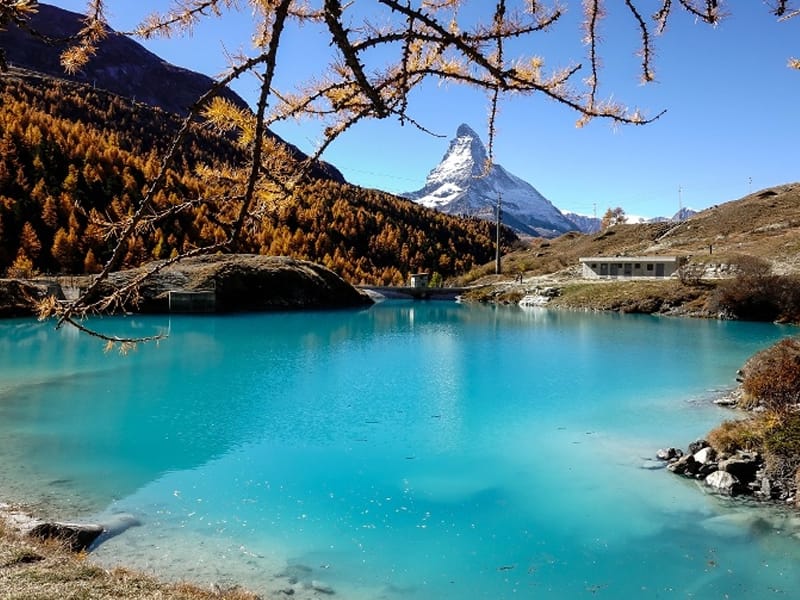 Lake Moosjisee with autumnal backdrop - © Author: Zermatt Tourismus, Source: Thomas Aebischer