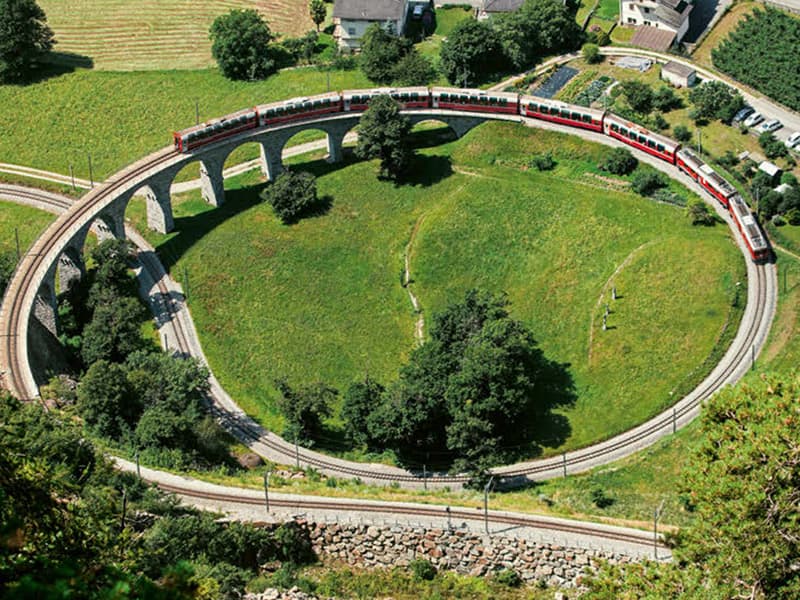 ブルージオのループ橋